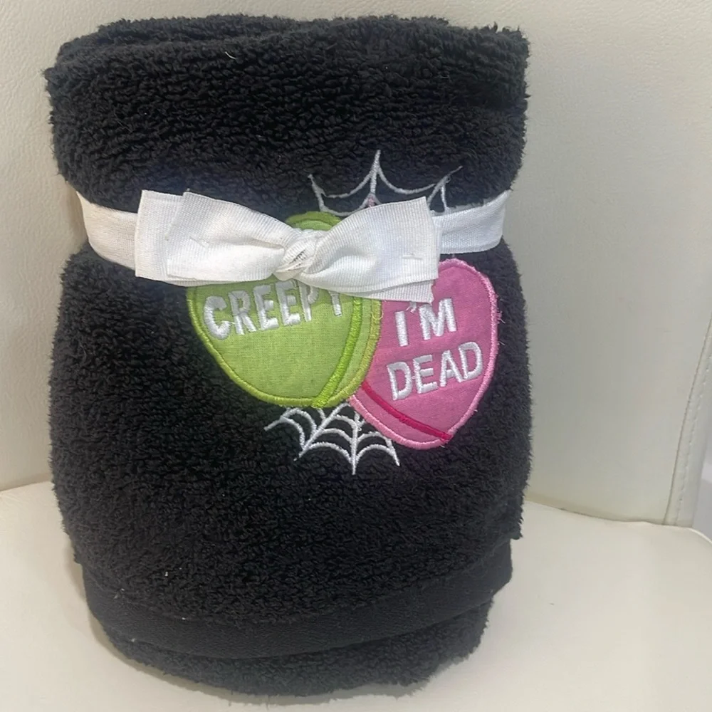 Betsey Johnson  Black/White/Green/Pink Halloween Set of 2 Hand Towels
